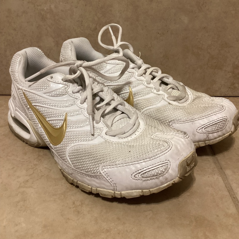 Nike Women's Sneakers in White and Gold